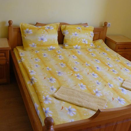 House Arirang Hotell Cherni Osum Rum bild